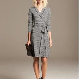 Banana Republic Black and White Geometric Wrap Dress.  EUC.  Size Small Tall.